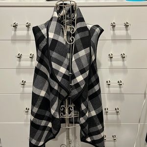 Top It Off buffalo plaid vest, size S (4-6)